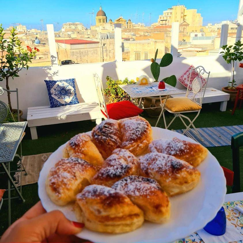 Due Passi Dal Centro Bed and Breakfast Marsala Exteriör bild